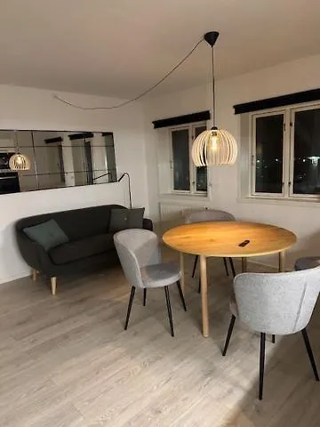 11f 1 Th Apartament